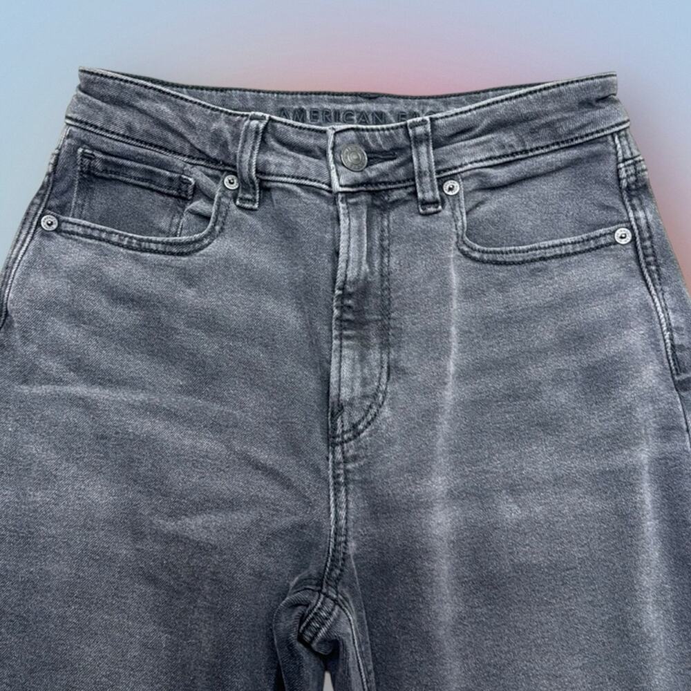 AMERICAN EAGLE Women’s 2 Gray / Black MOM JEANS